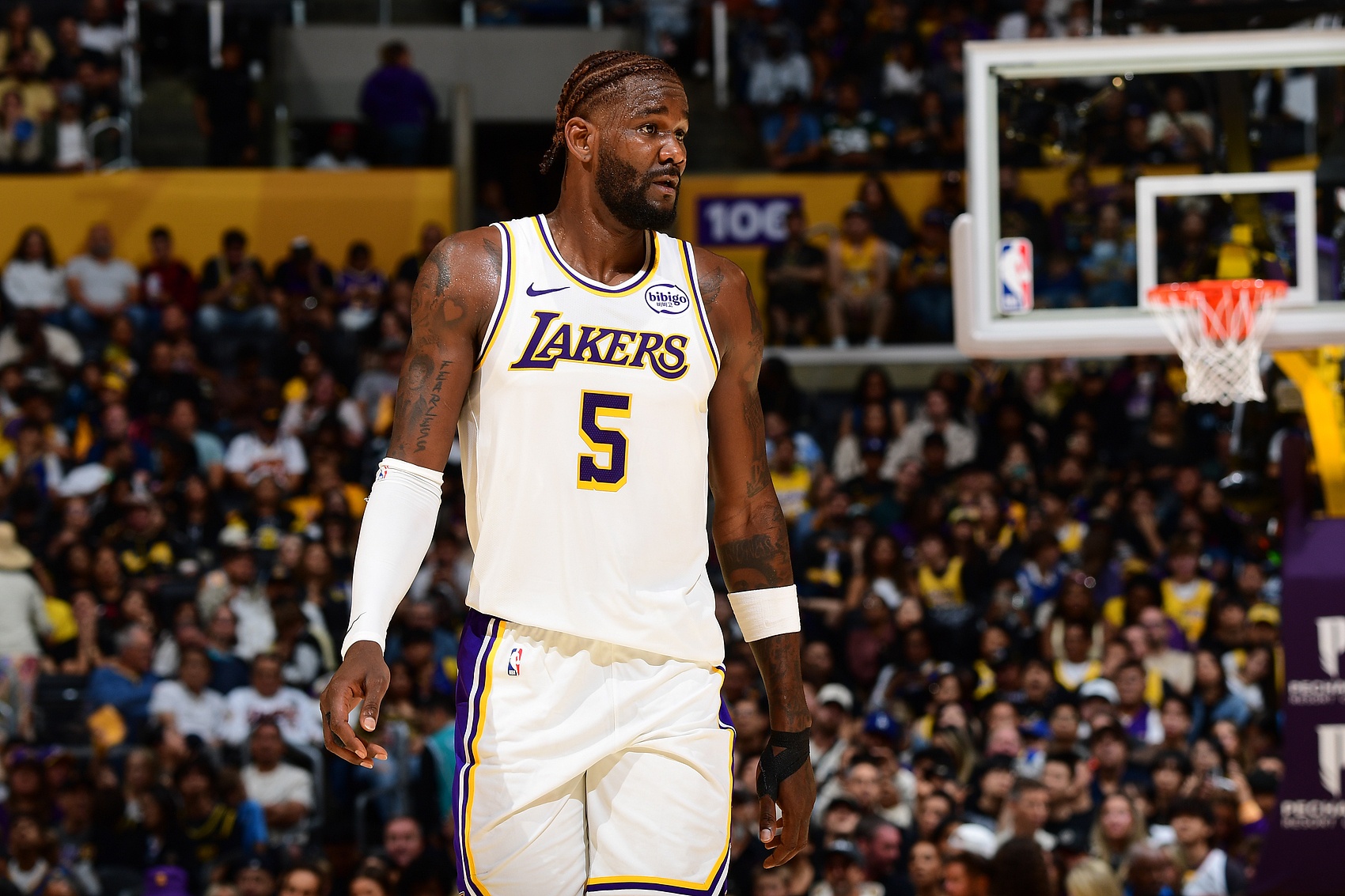 开云品牌门户-积极性！里夫斯抛投不中 艾顿掩护后冲抢力压庄神补扣打进！