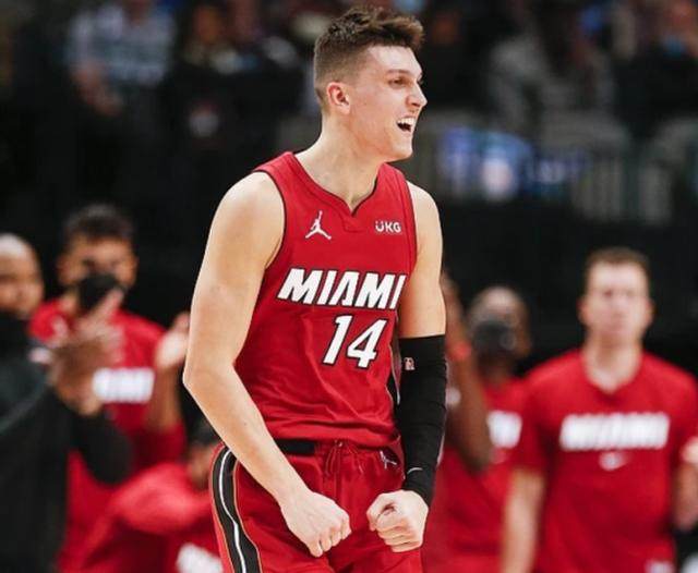 开云集团官网-前7战替补砍157分创历史 蜕变希罗剑指最佳第六人