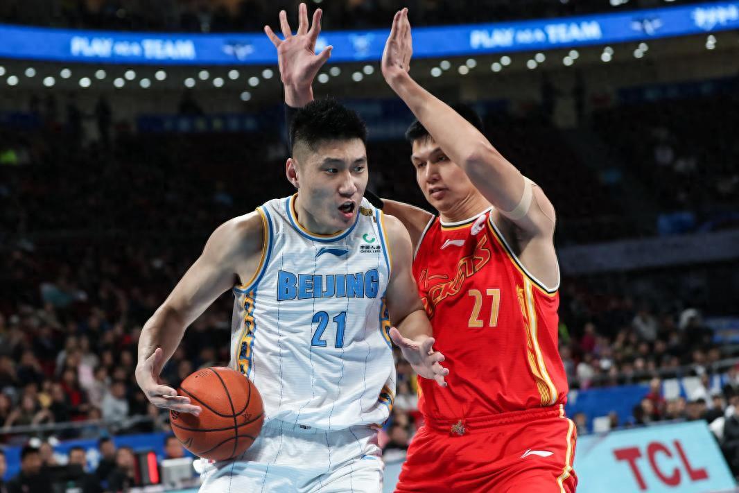 开云品牌门户-李根队友加盟NBL，苏群谈升降级杜绝假球，福建签下场均25分猛将