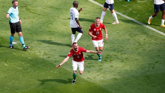 开云集团官网-法国陷入阵地战泥沼爆冷战平 中卫位置问题最大？